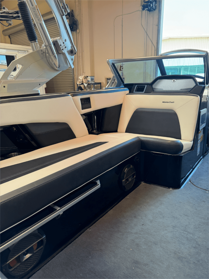 Excellent Condition Low Hour 2020 Mastercraft XStar