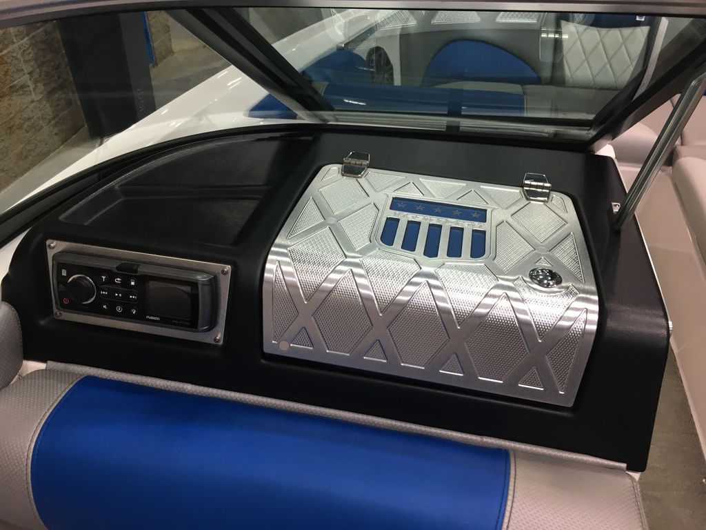 2015 MasterCraft X46 Icon