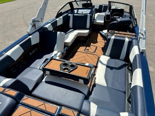 2022 Malibu Wakesetter 25 LSV -H7596