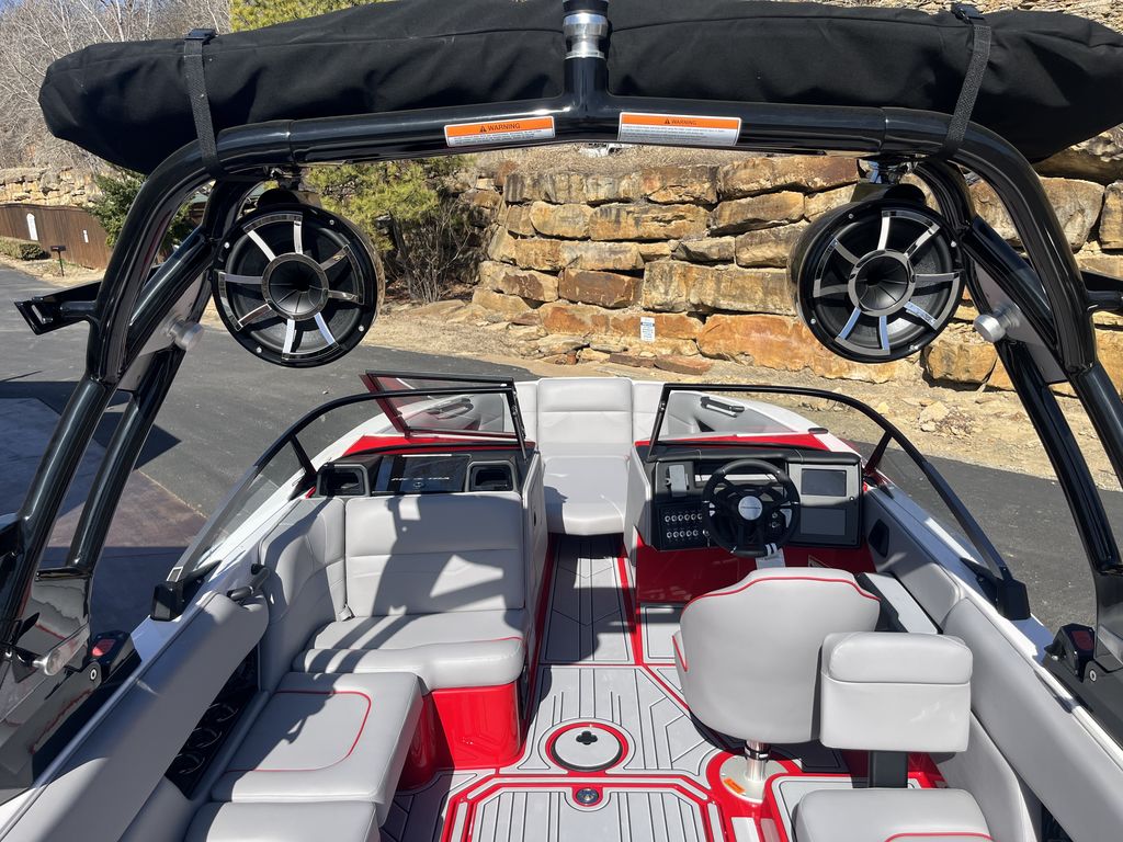2024 moomba Mojo