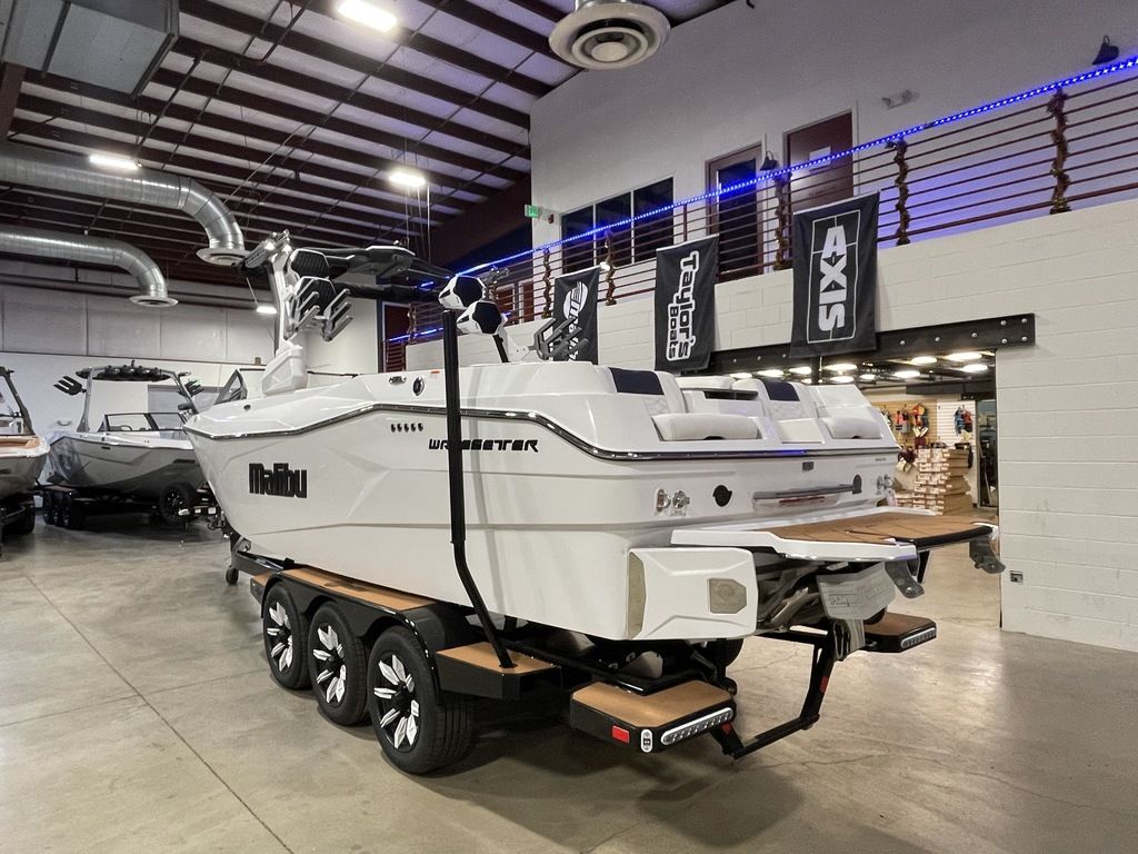 2025 Malibu Boats 26 LSV