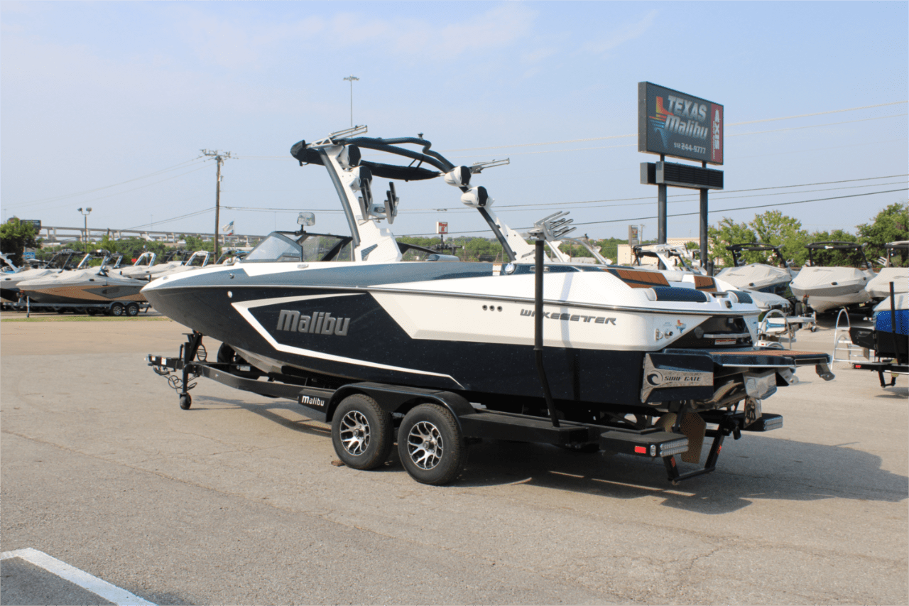 2023 Malibu 24 MXZ