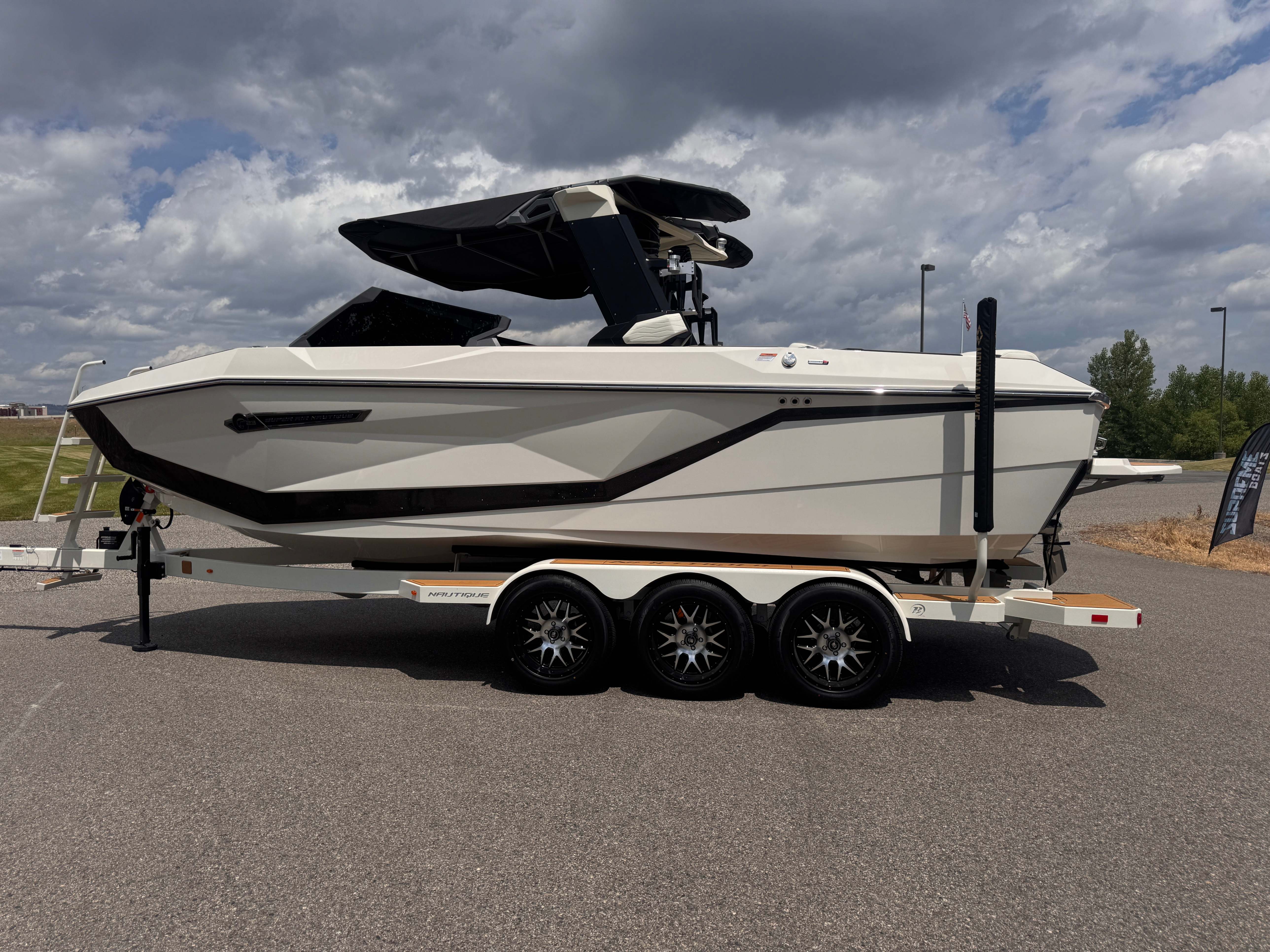 2025 Nautique G23