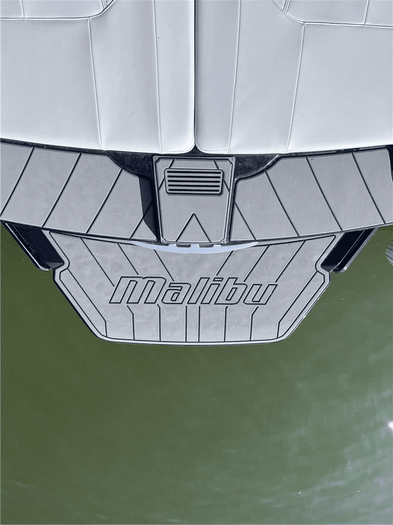 2023 Malibu Wakesetter VTX Icon