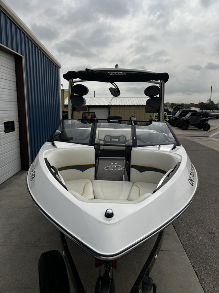 2014 Malibu Boats Wakesetter 21 VLX
