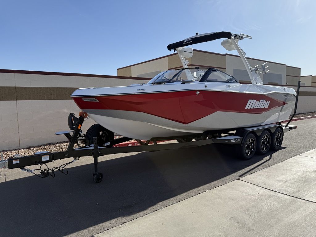 2025 Malibu Boats 25 LSV