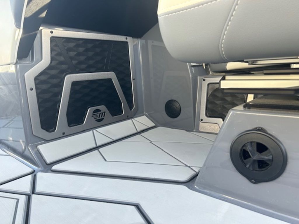 2025 Malibu Boats M230