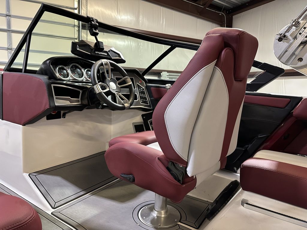 2022 MasterCraft XT20