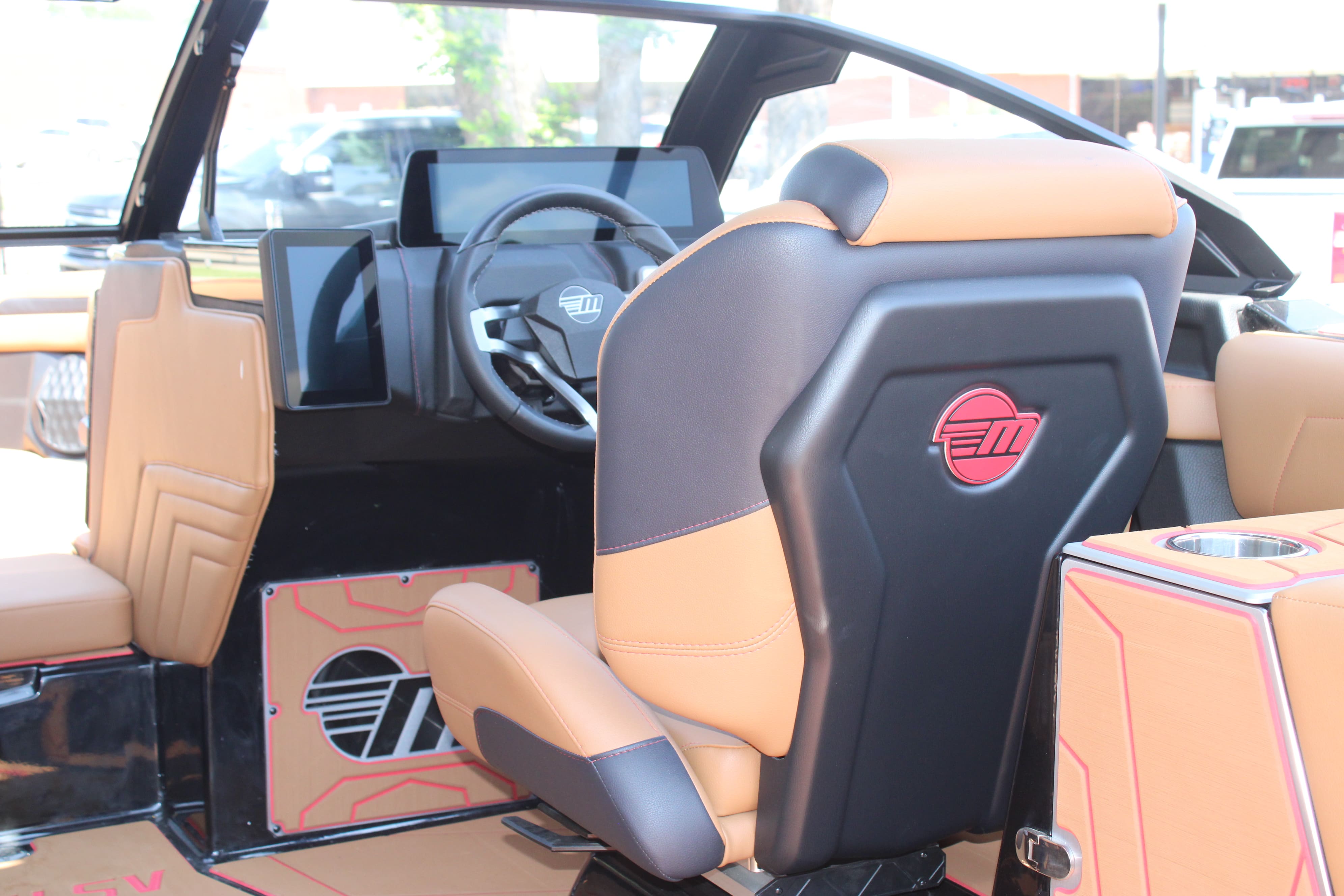 2025 Malibu 25 LSV