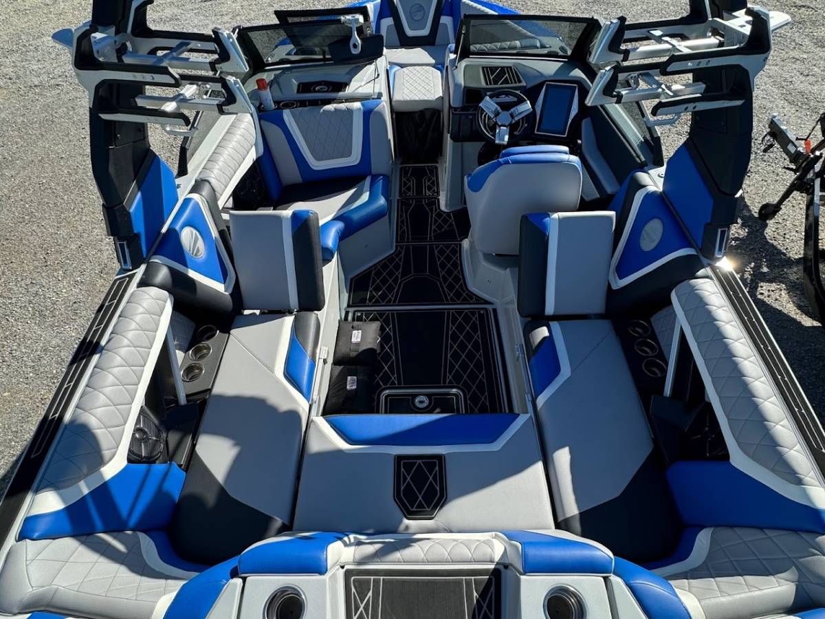 boat.Title