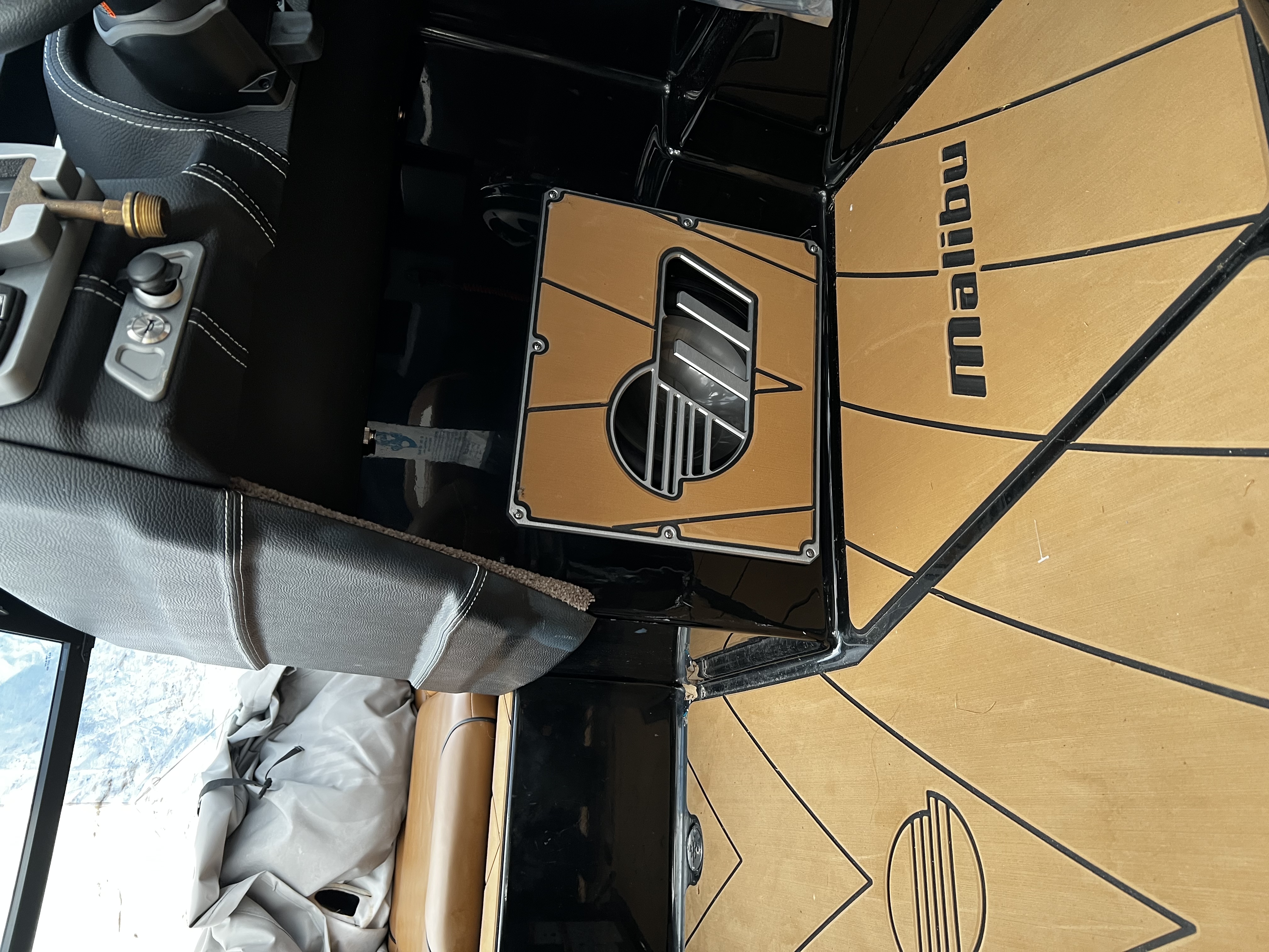 Malibu Wakesetter 25 LSV