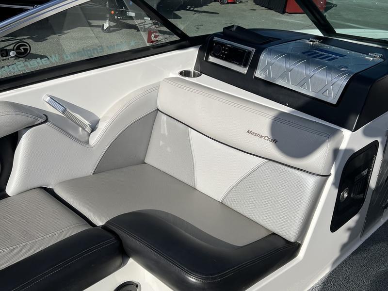 2016 MasterCraft X20