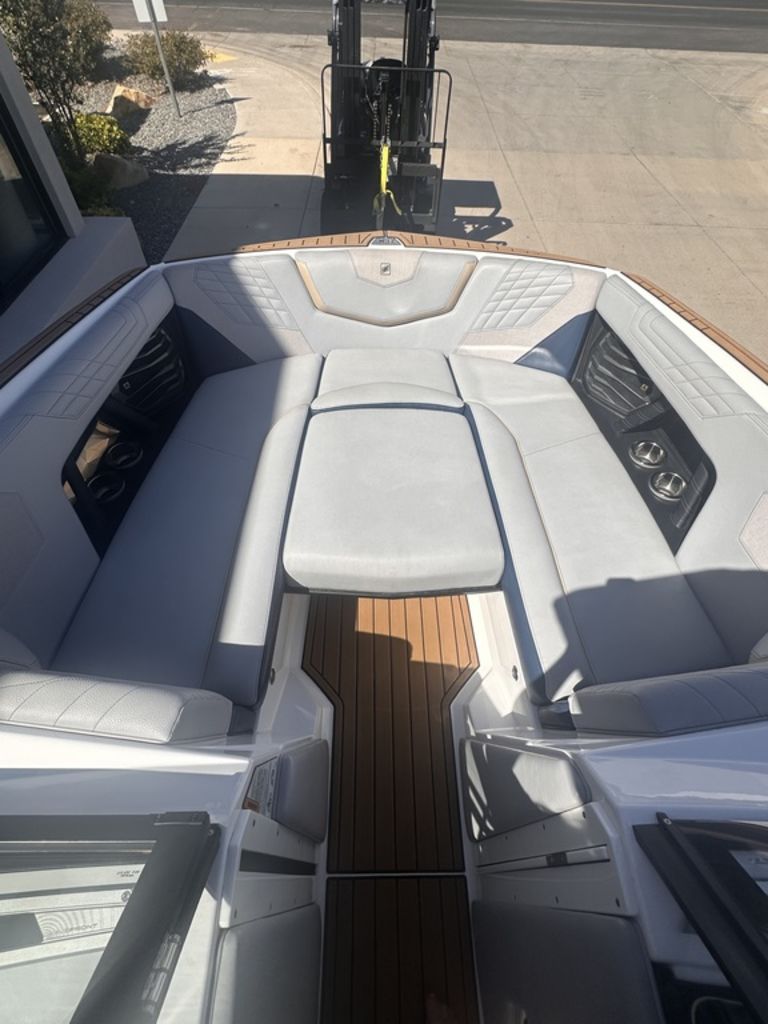 2022 Nautique G25