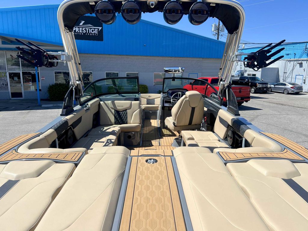 2023 MasterCraft XT24
