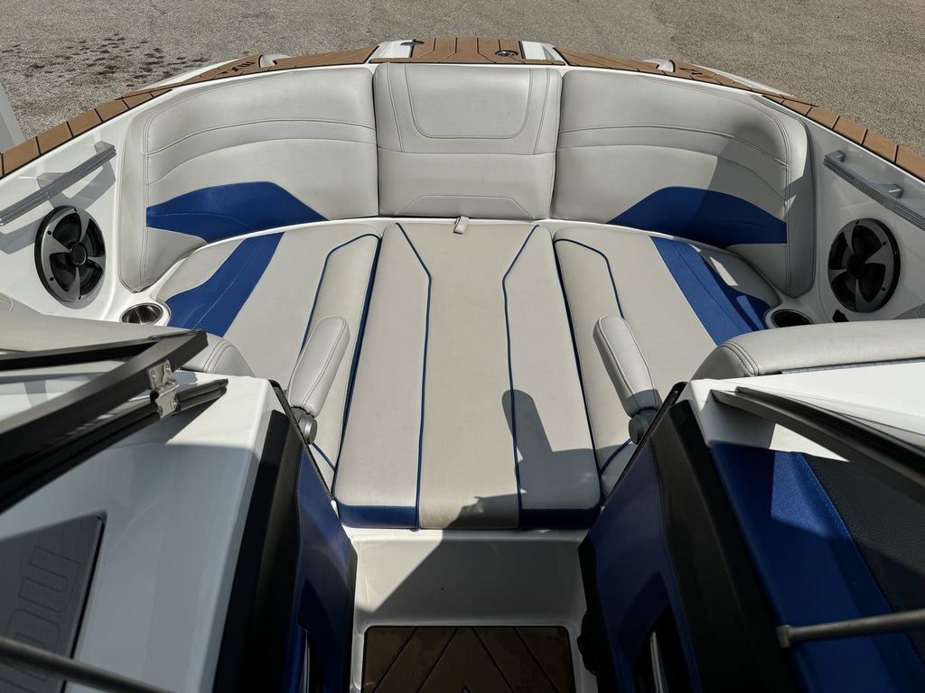2018 malibu boats 22-MXZ