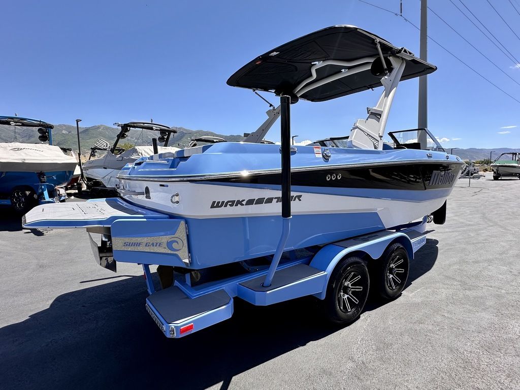 2024 Malibu Boats 21 LX