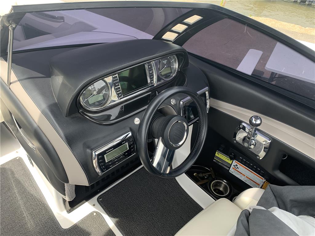 2013 Malibu Boats 22 MXZ Icon