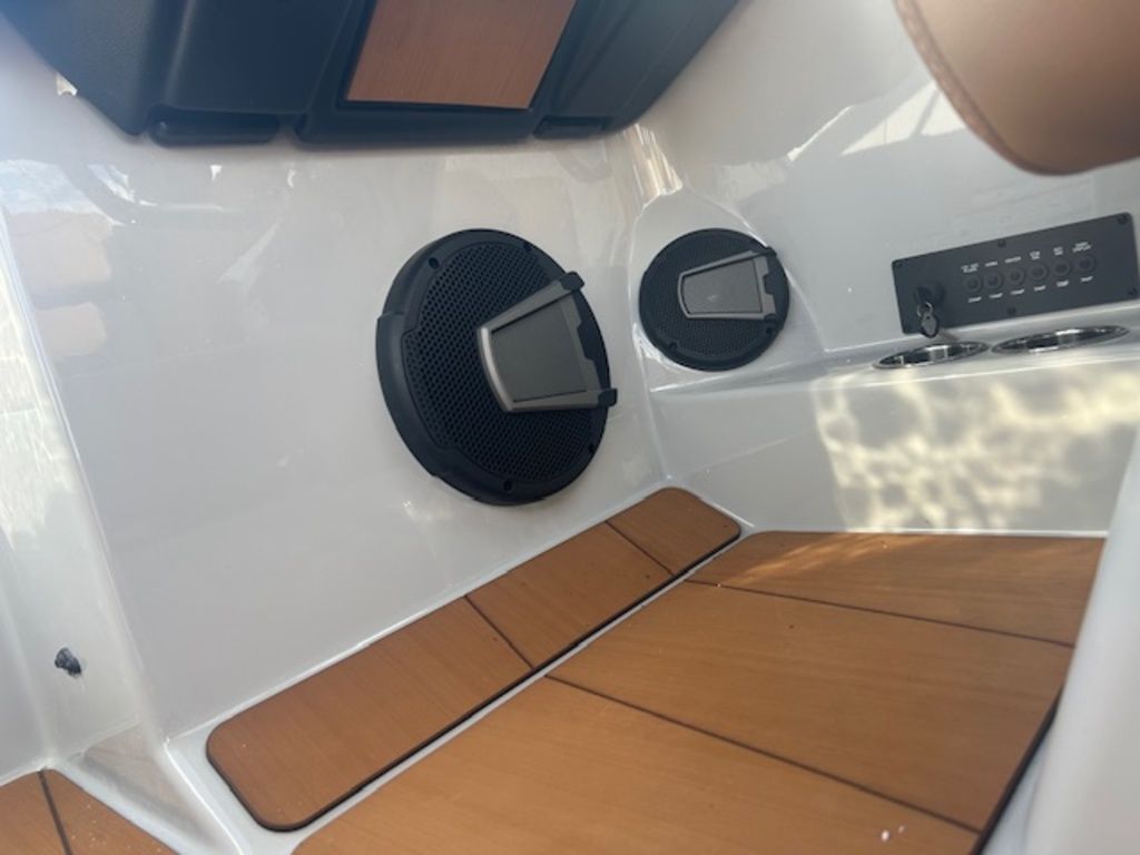 2025 Axis Wake Research A225
