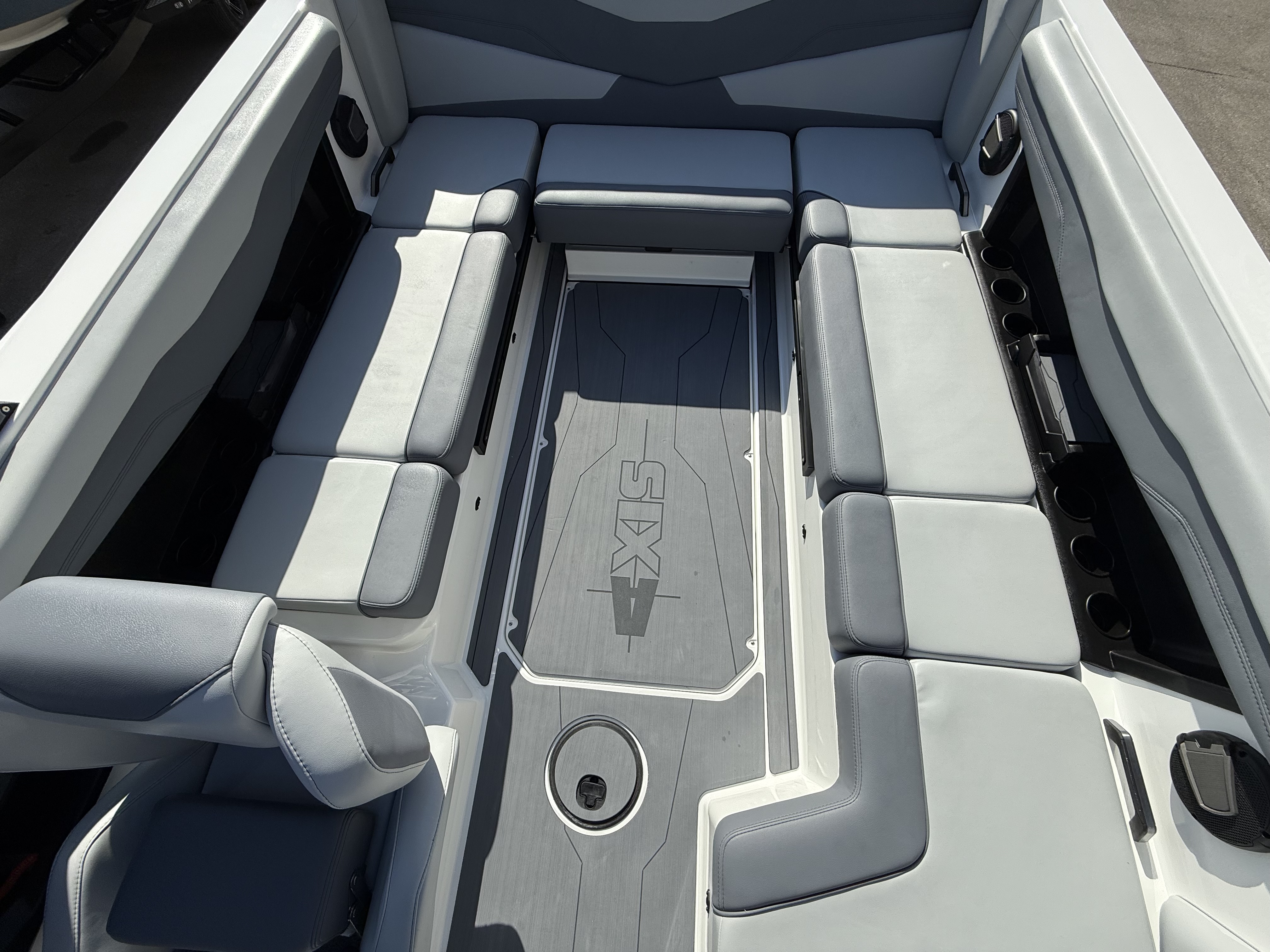 2025 Axis T235