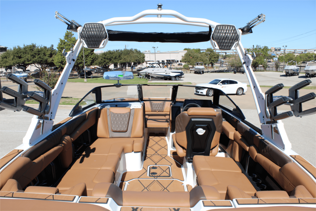 2025 Malibu M230