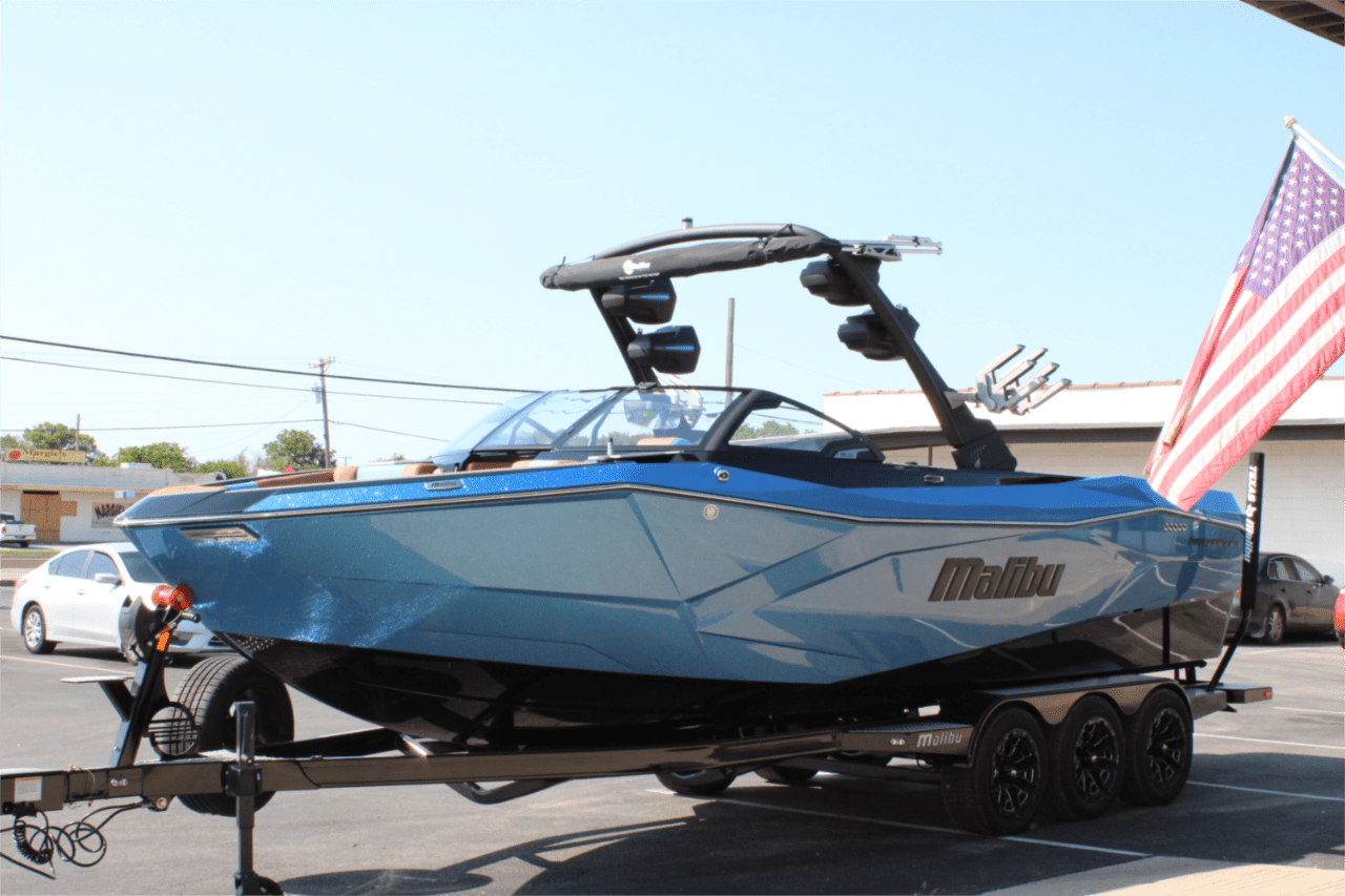 2025 Malibu 26 LSV