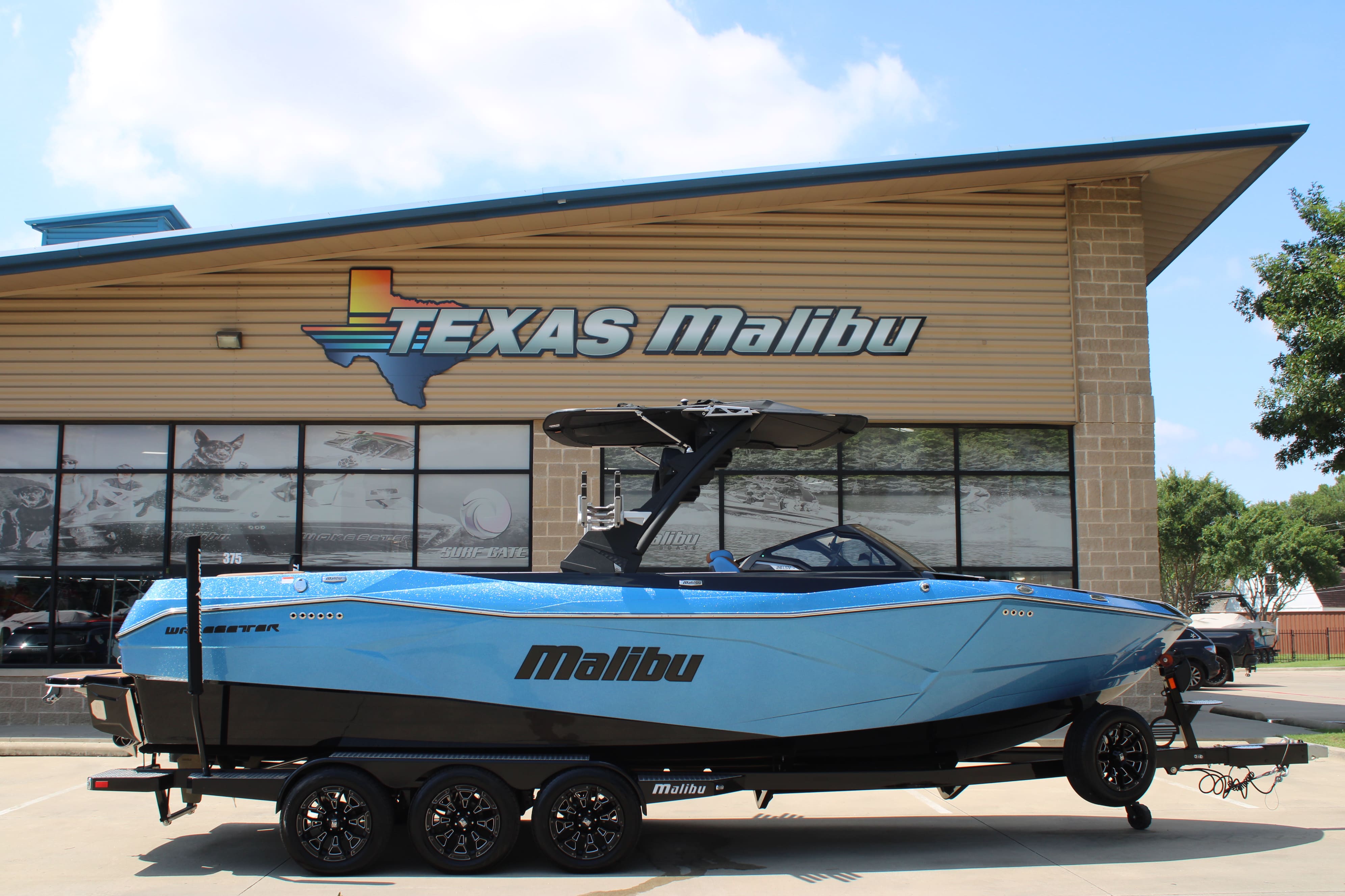 2025 Malibu 26 LSV
