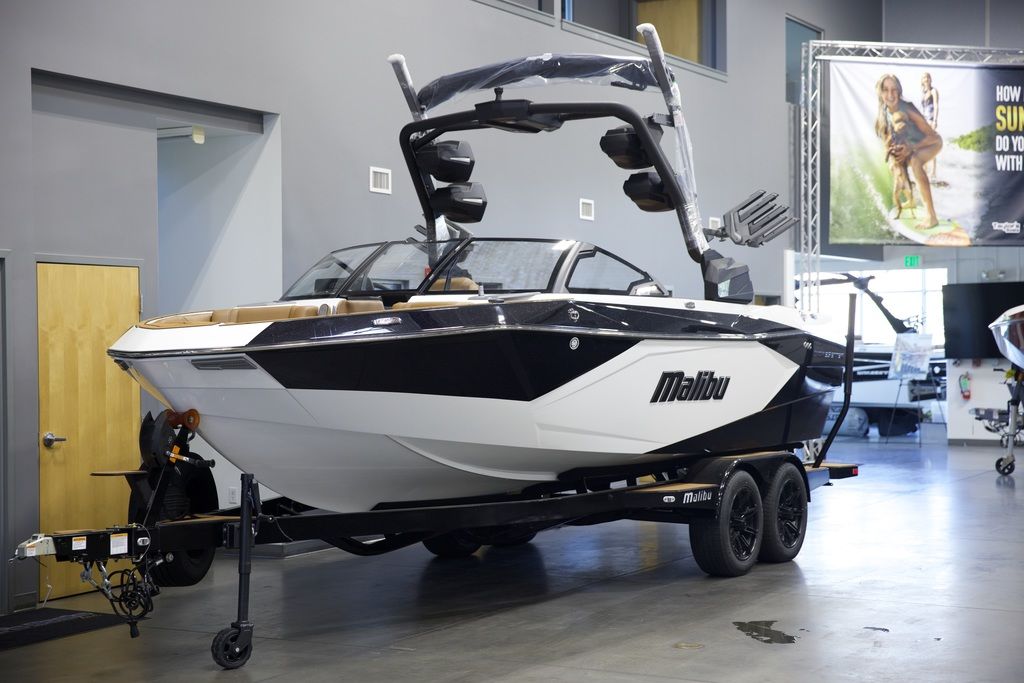 2025 Malibu Boats 23 LSV