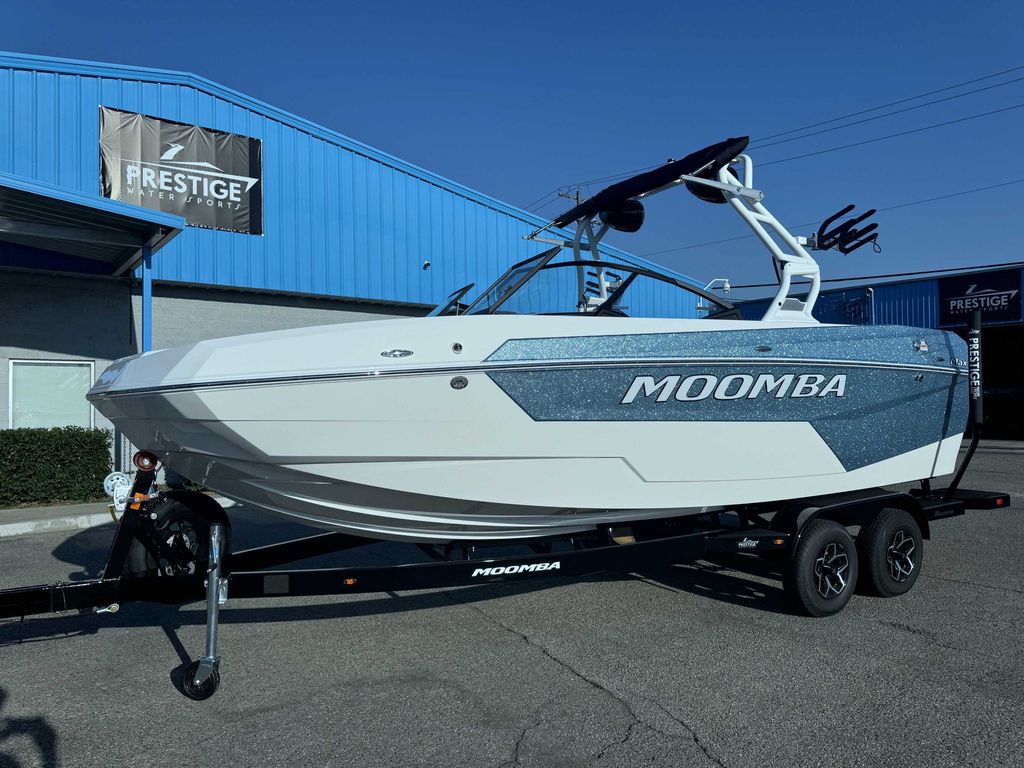 2025 MOOMBA Max