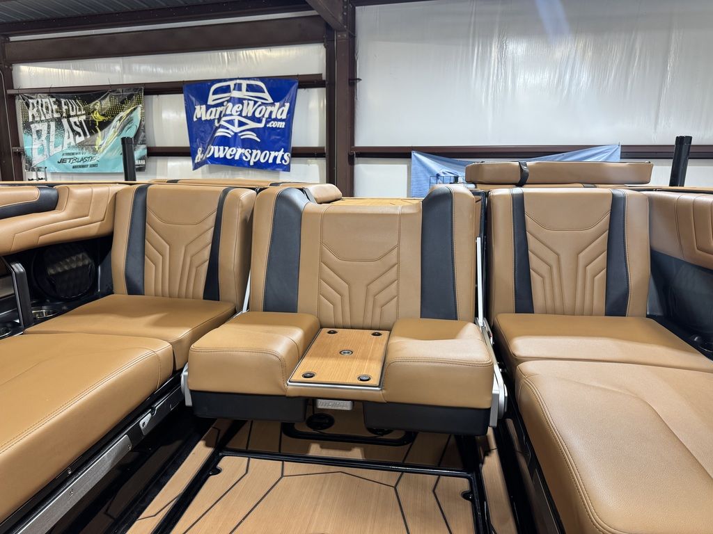 2025 Malibu Boats 25 LSV