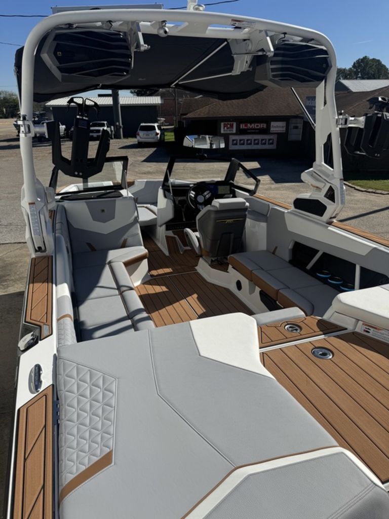 2025 Nautique GS 22