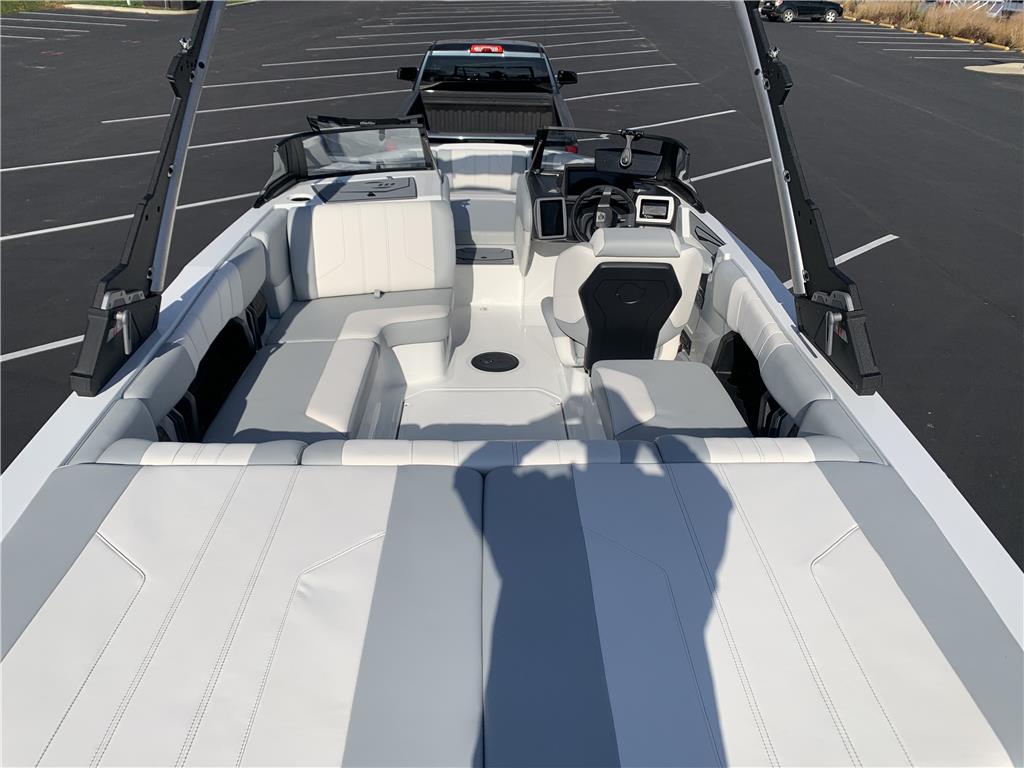 2024 Malibu LX-R