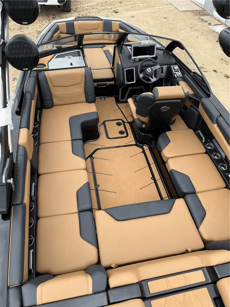 NEW 2024 MALIBU M220 WAKESETTER w/ M6DI and TRAILER