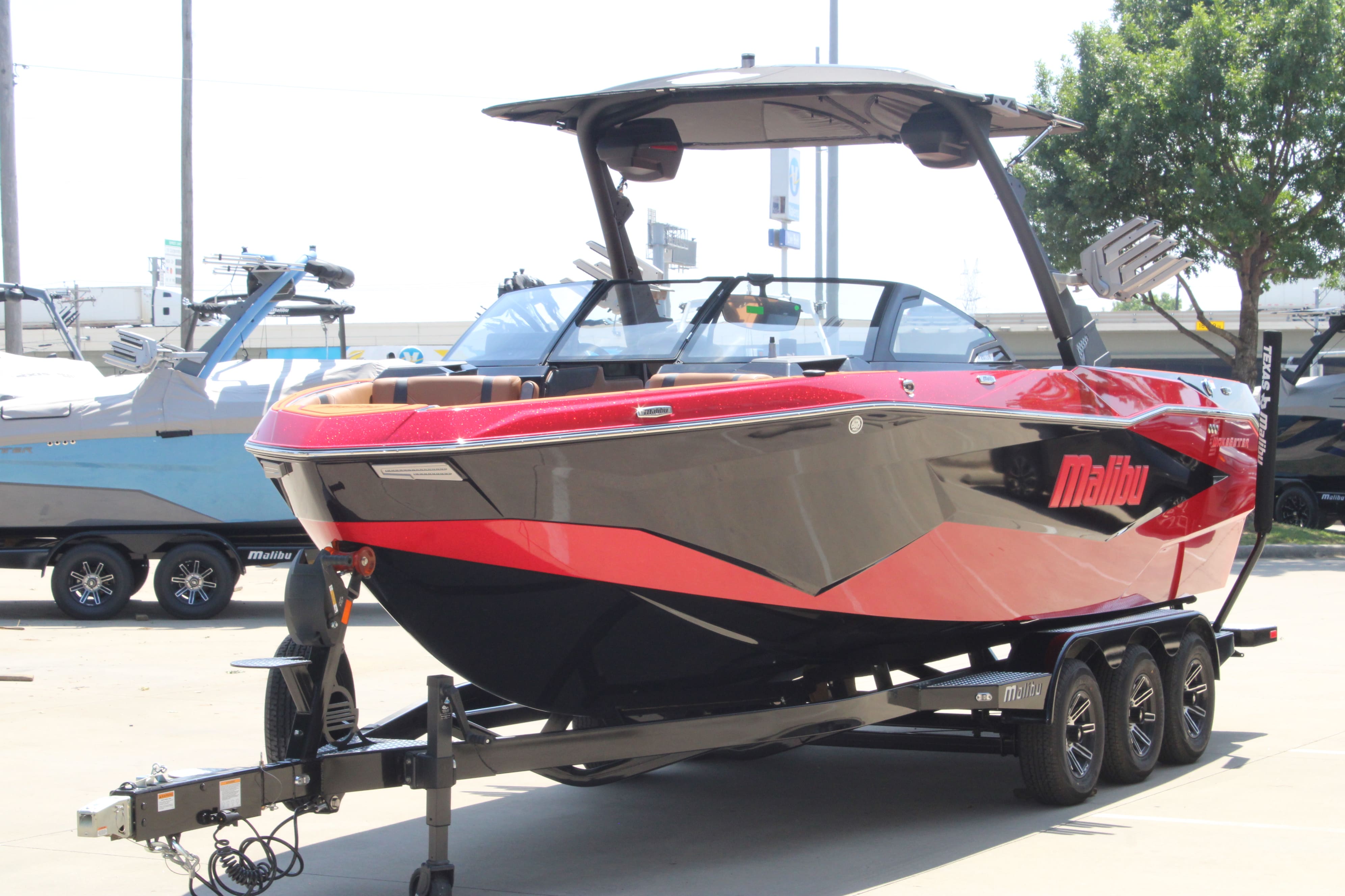 2025 Malibu 25 LSV
