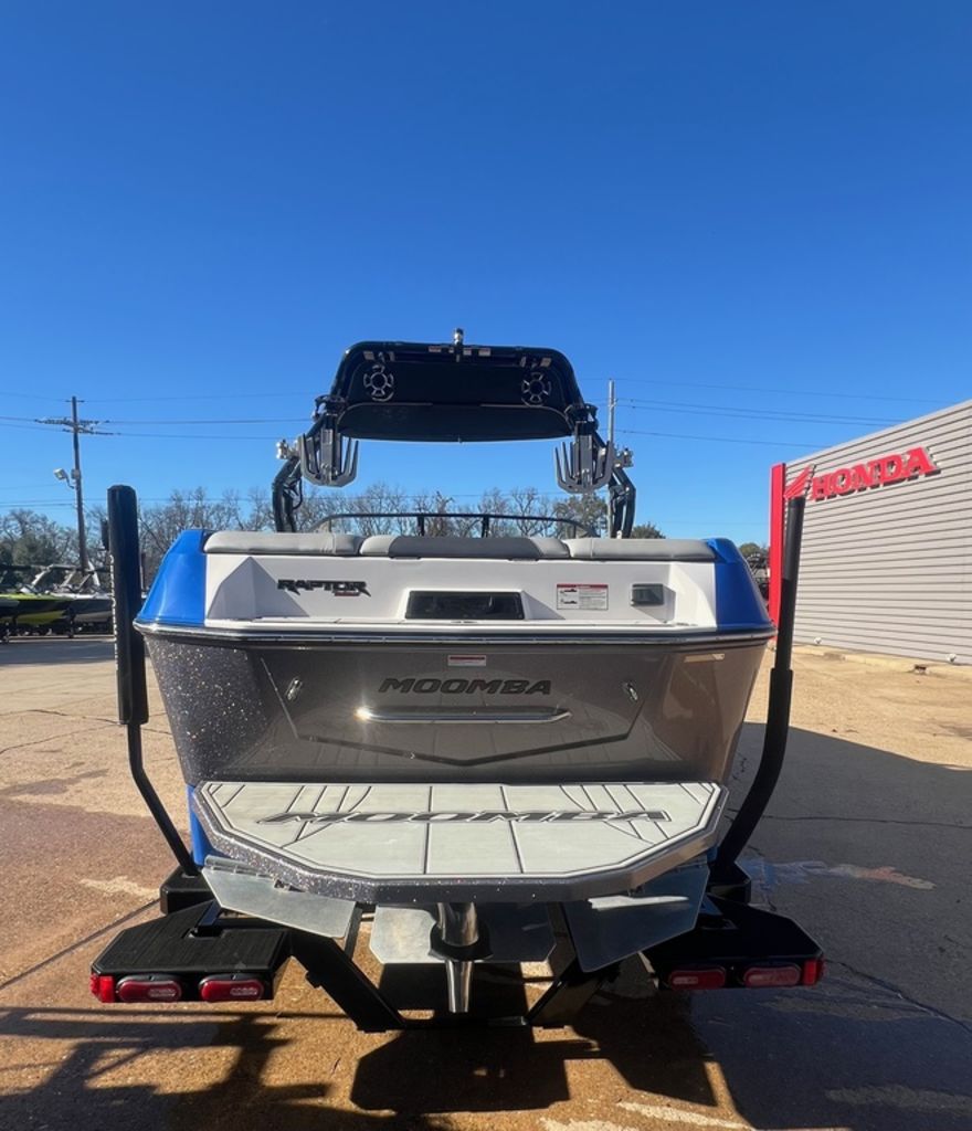 2021 MOOMBA Max
