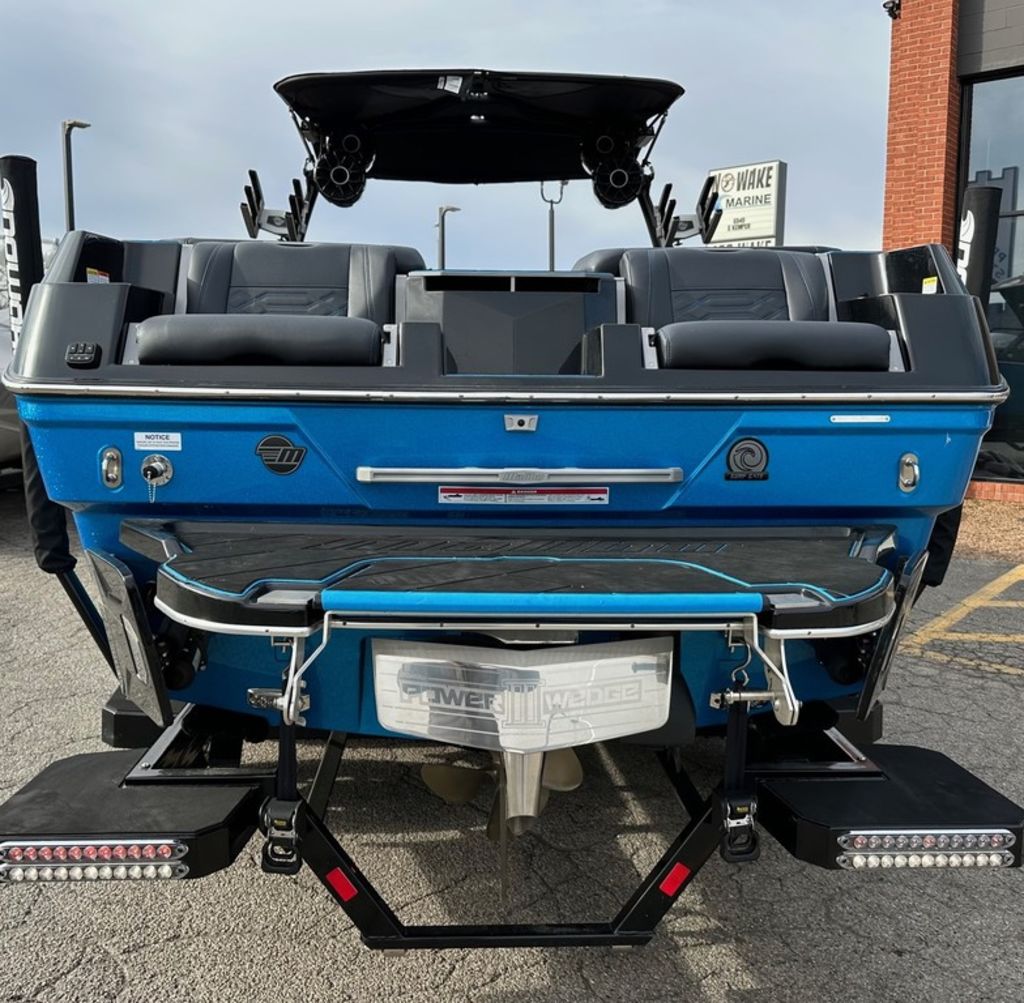 2023 Malibu Boats 26 LSV