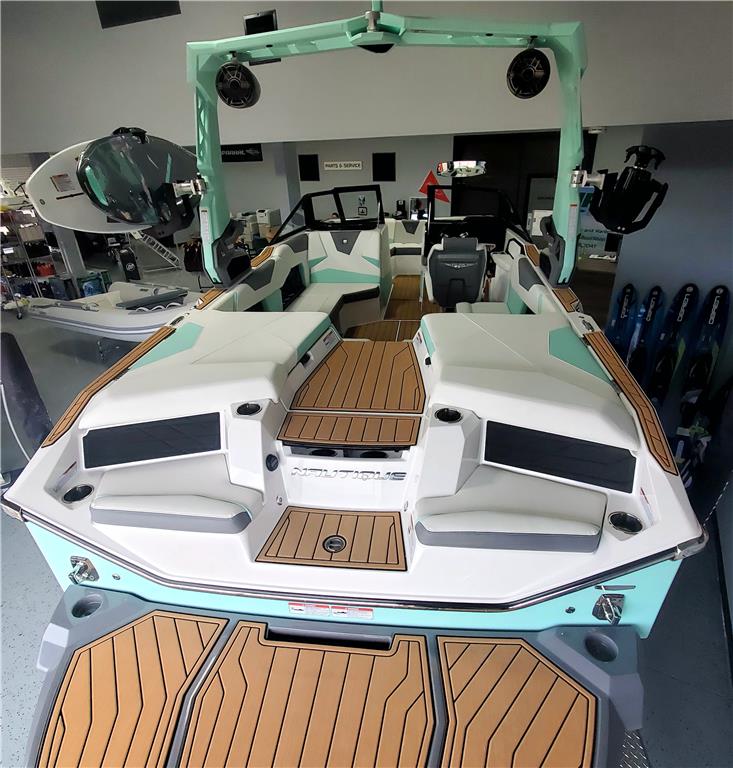 2023 Nautique S21
