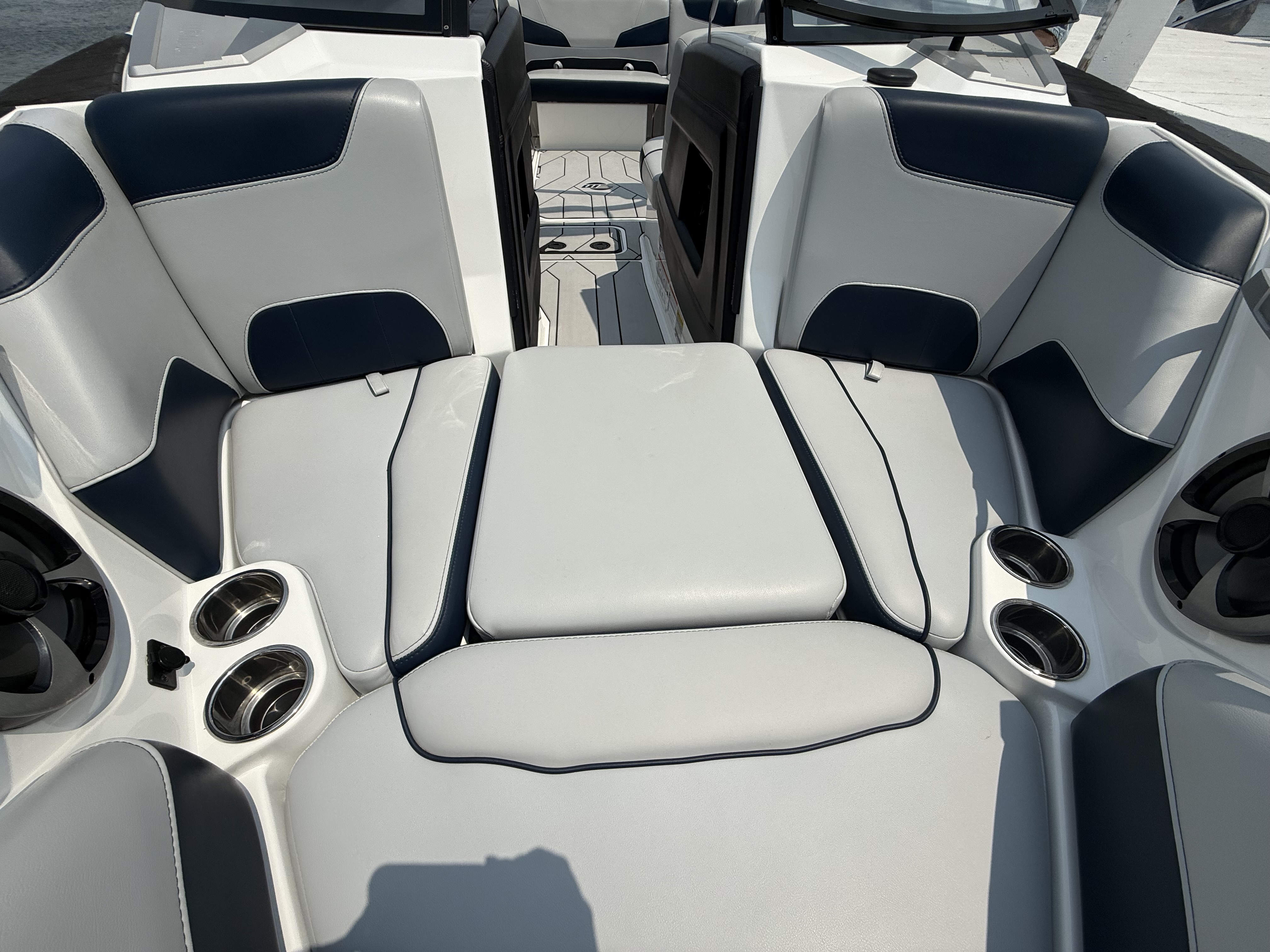 2021 Malibu 22LSV