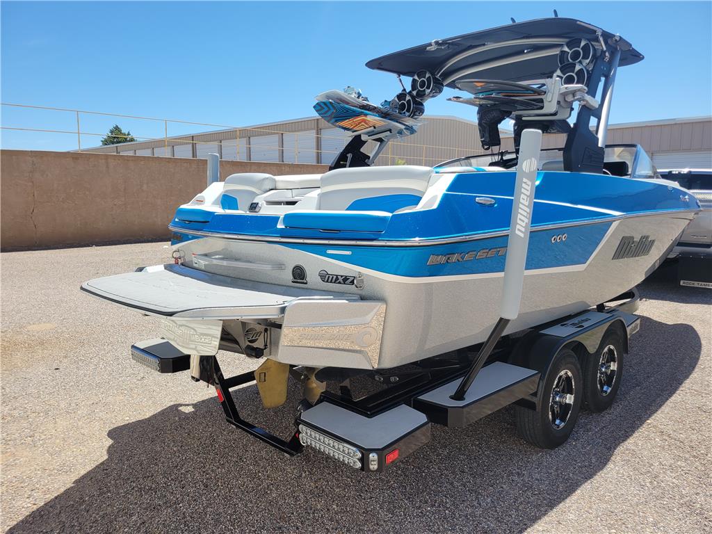 2019 Malibu 22MXZ Icon