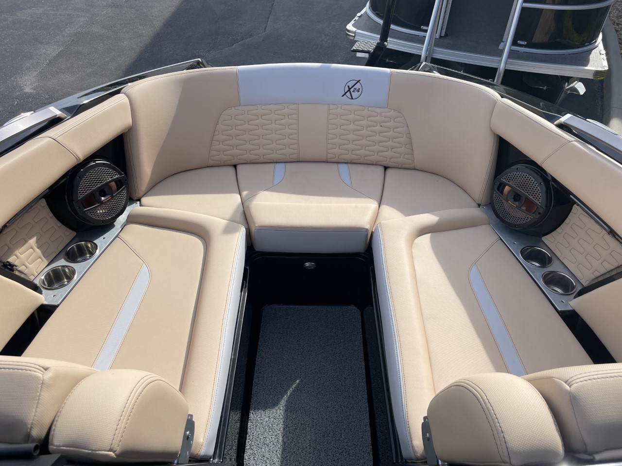 2023 MasterCraft X24