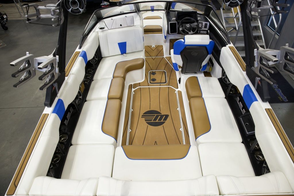 2021 Malibu Boats 23 LSV