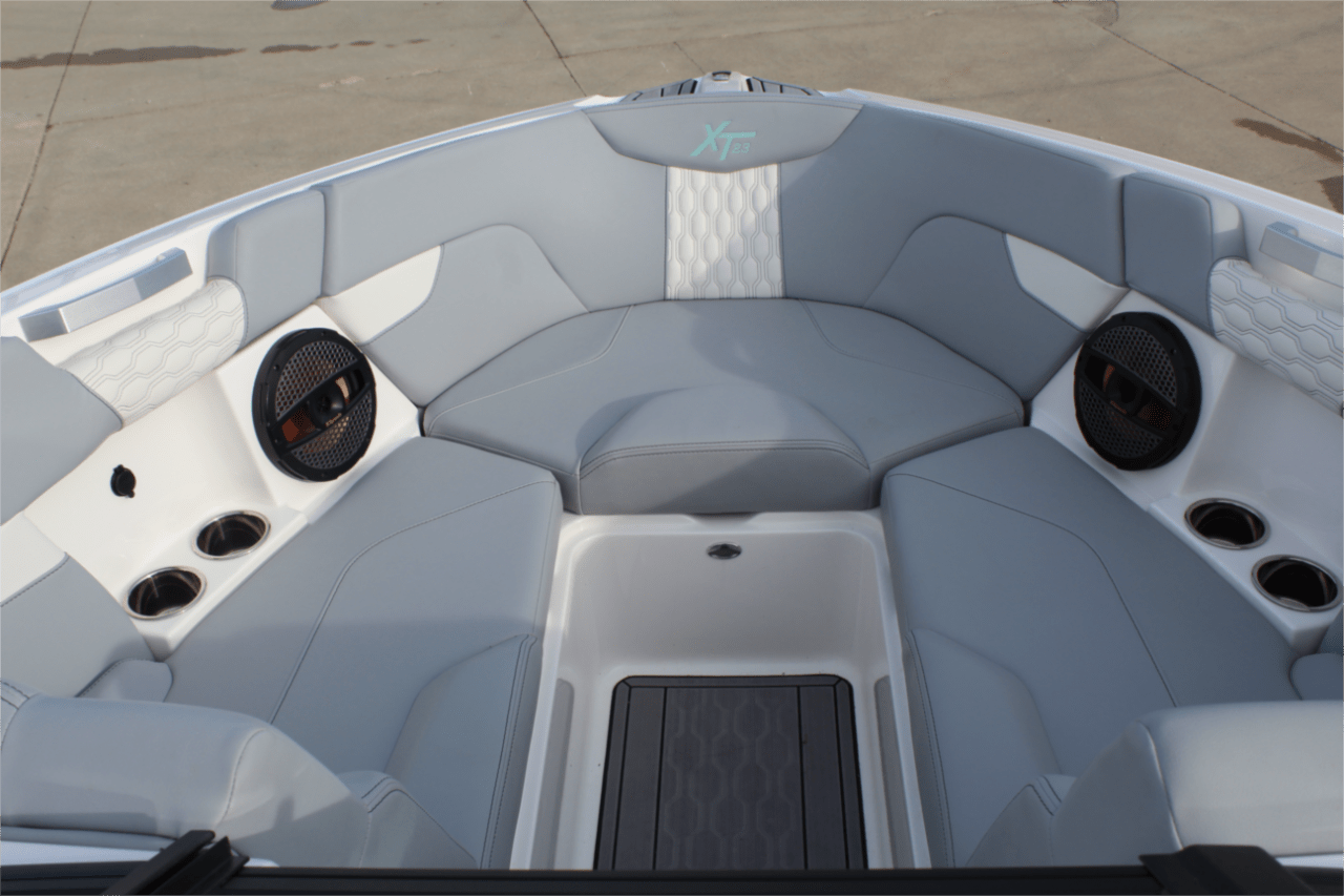 2023 Mastercraft XT23