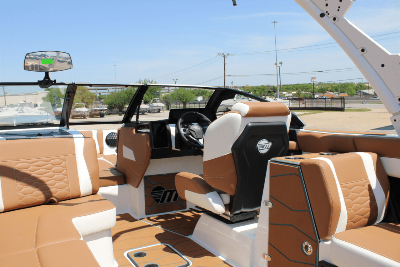 2025 Malibu 24 MXZ Icon