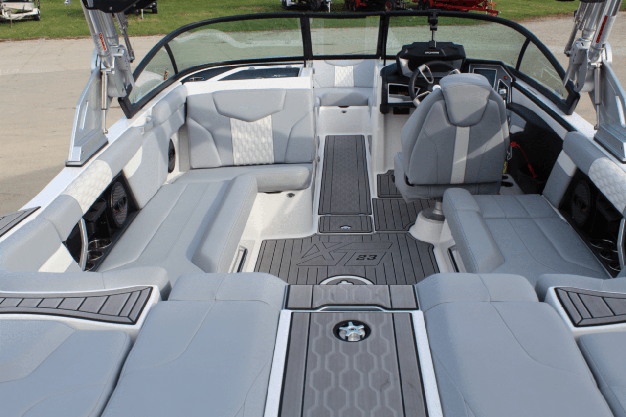 2023 Mastercraft XT23