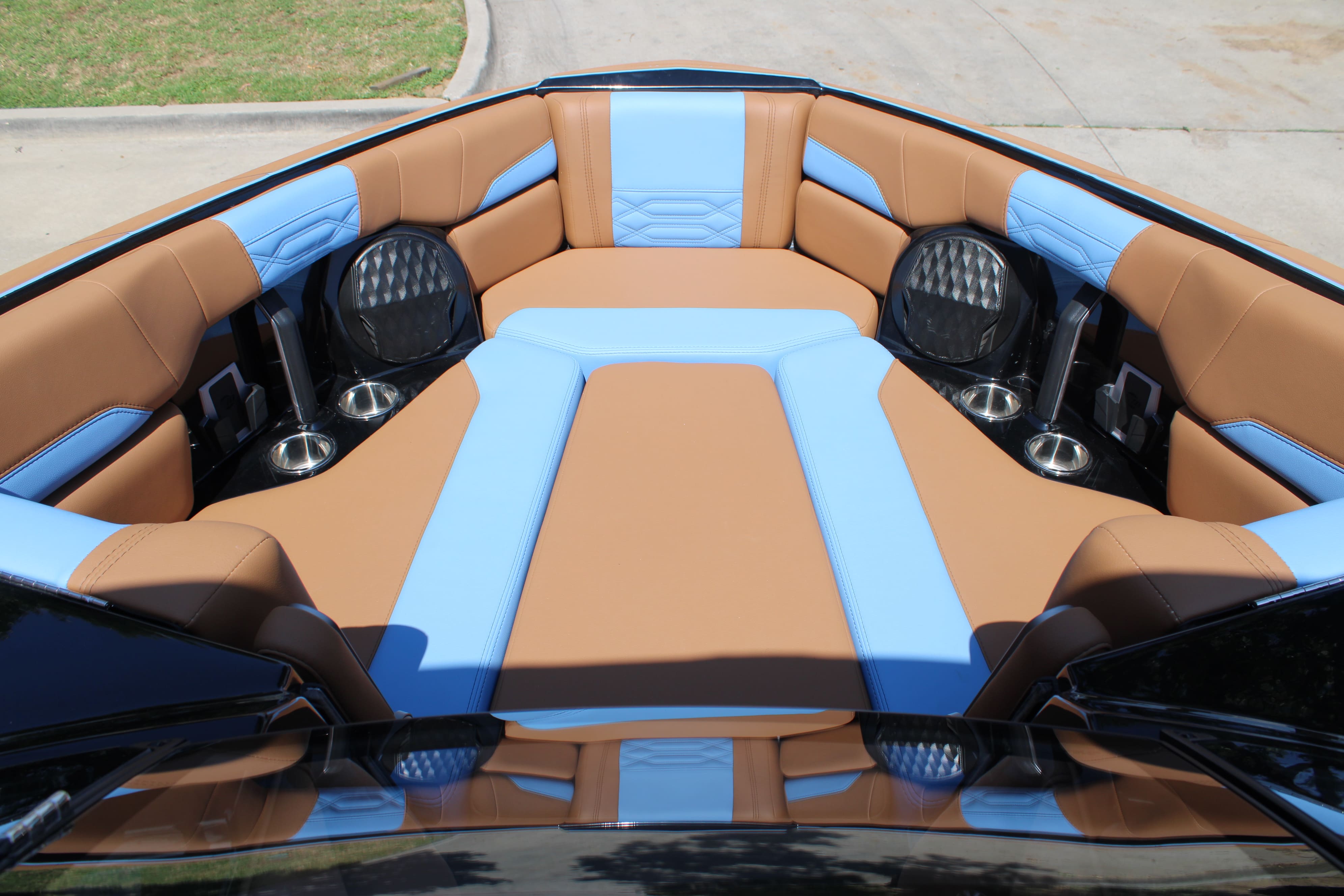 2025 Malibu 26 LSV