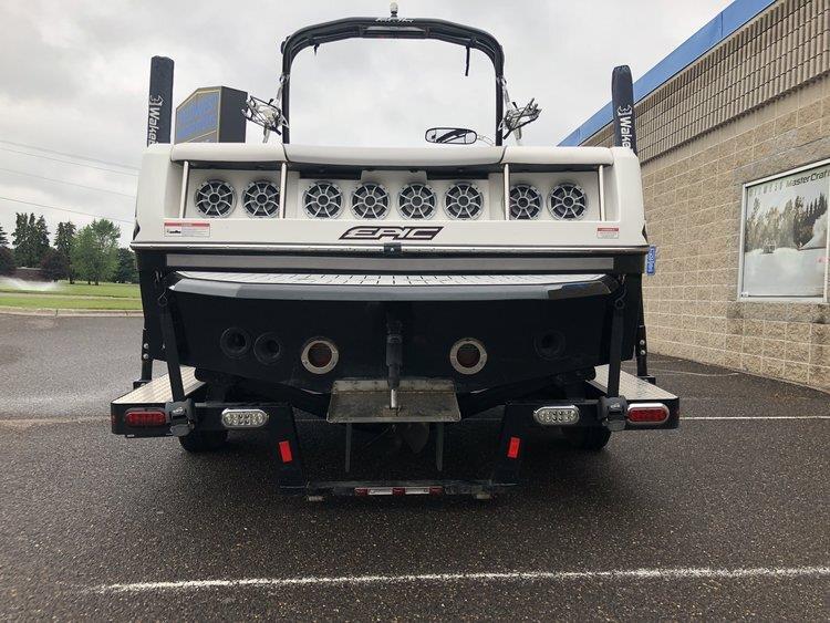 2012 Epic 21v Surf Boat