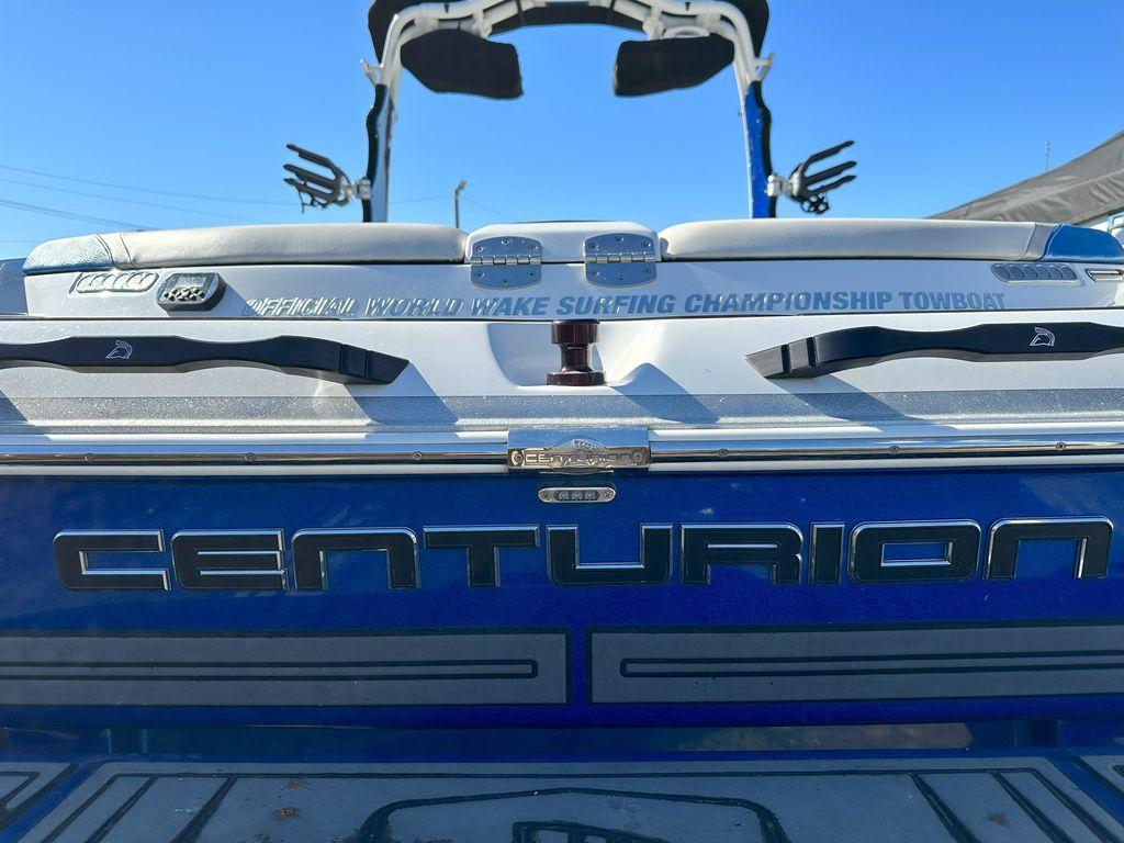 boat.Title