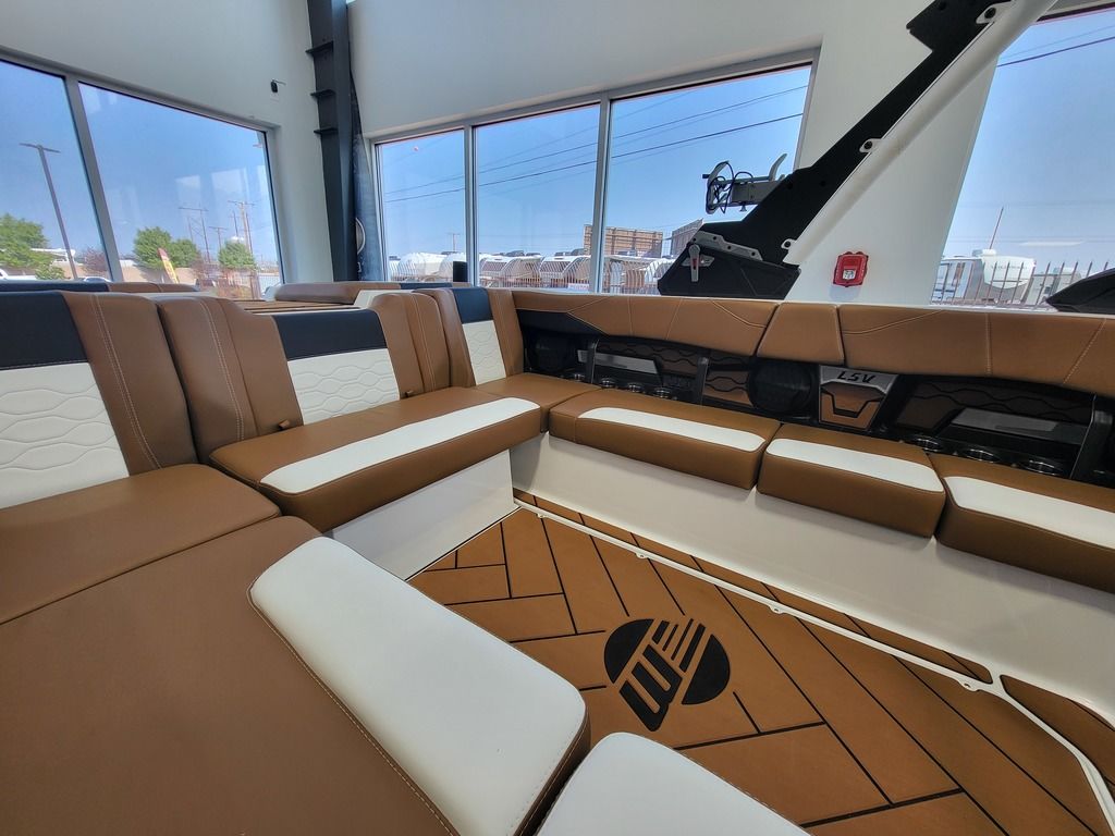 2024 Malibu Boats 23 LSV