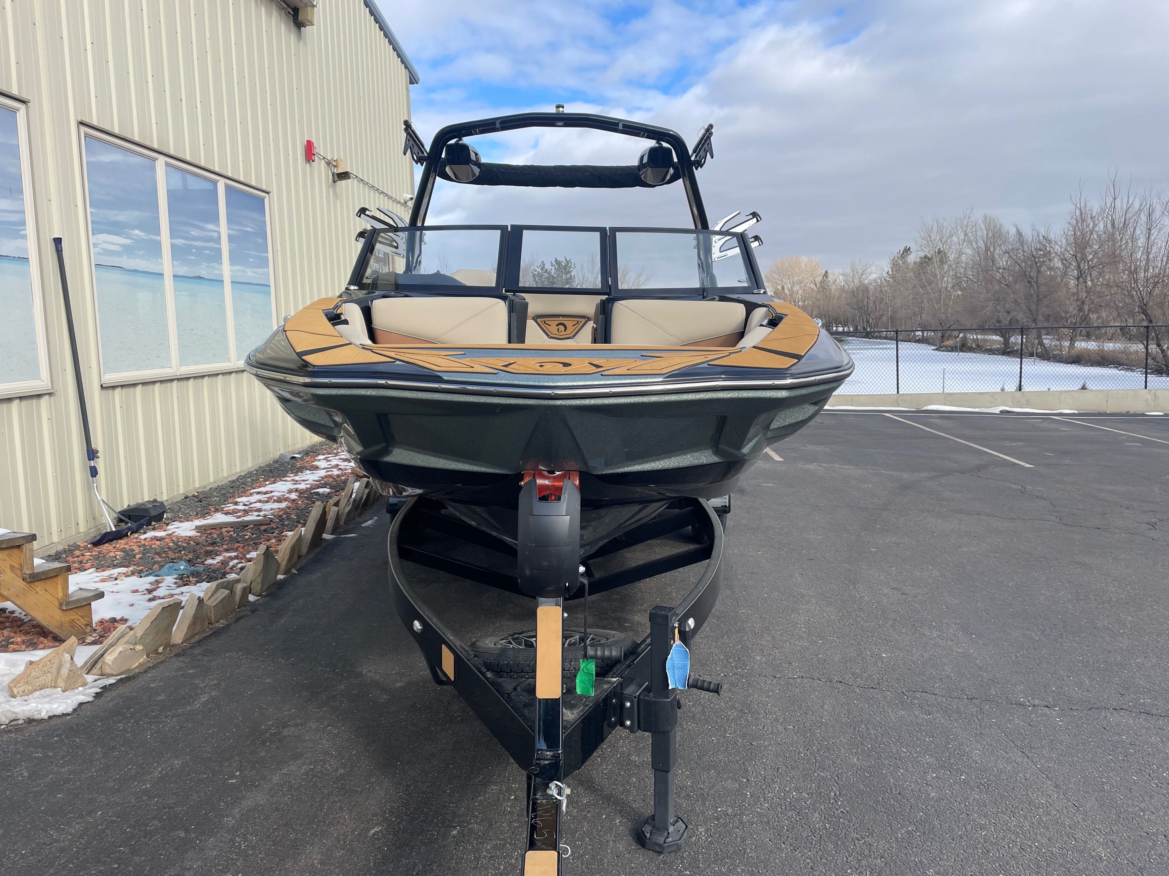 2025 Centurion NV233