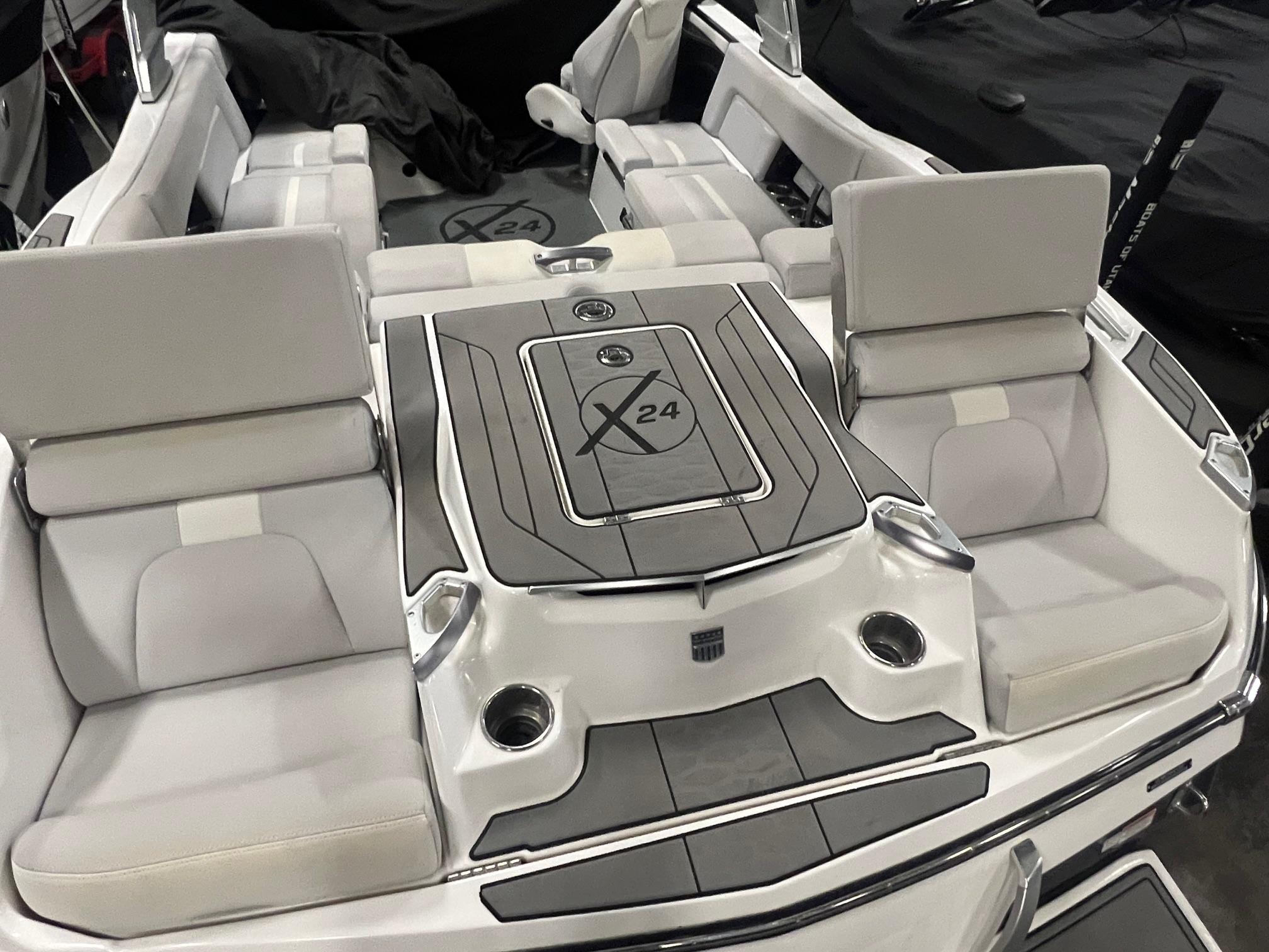 2020 Mastercraft X24 , 394 hrs