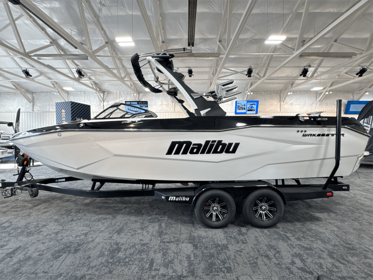 2025 Malibu 25 LSV